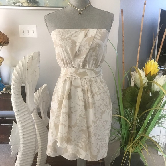 Express Dresses & Skirts - LOST IN HURRICANE IAN LOST 
Express Strapless Dress with belt